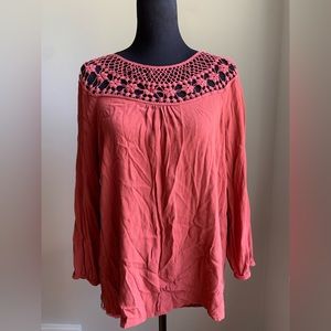Daniel Rainn crochet detail rose/rust blouse